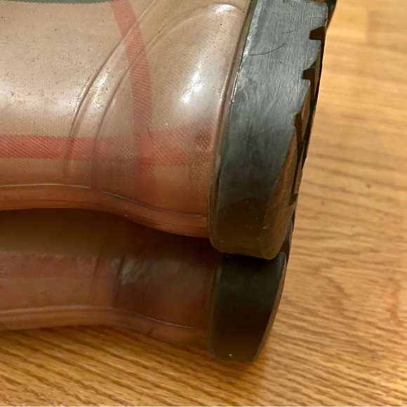 Burberry Rain Nova Check Rain Boots - Picture 8 of 9